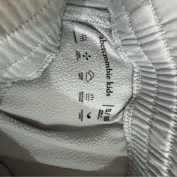 Abercrombie & Fitch Shorts - Picture 6 of 6